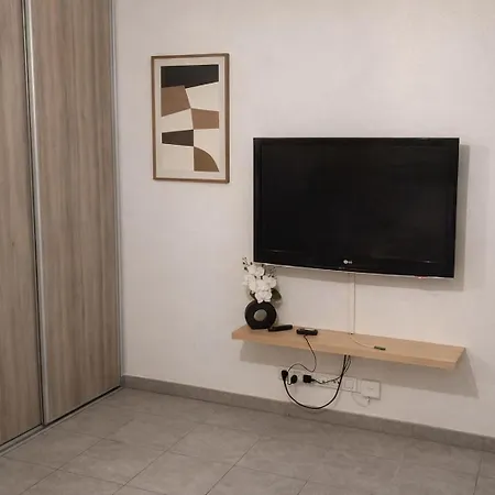 公寓 Pleasant, Cozy With Pool 2 Mins From Montpellier *