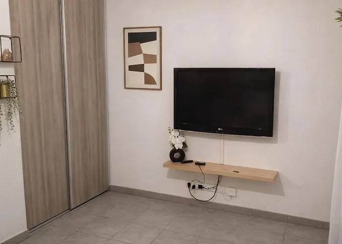 Lägenhet Pleasant, Cozy With Pool 2 Mins From Montpellier *