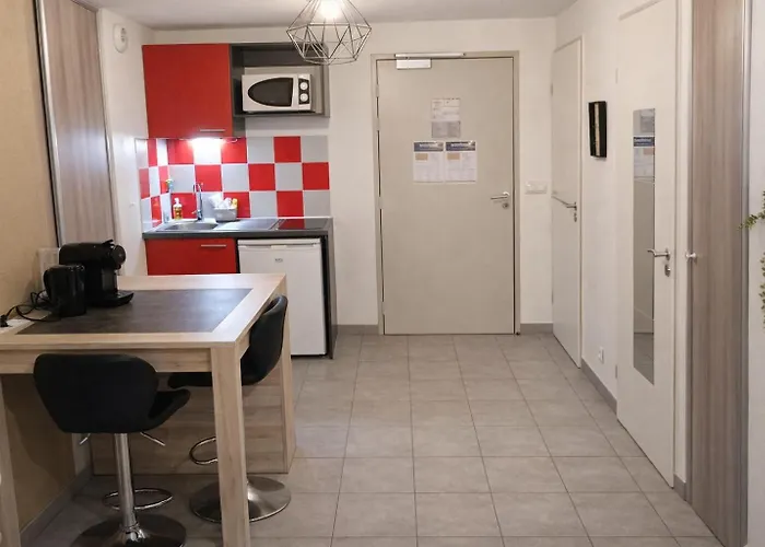 Lägenhet Pleasant, Cozy With Pool 2 Mins From Montpellier