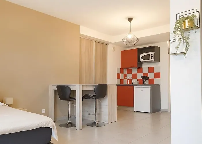 Pleasant, Cozy With Pool 2 Mins From Montpellier